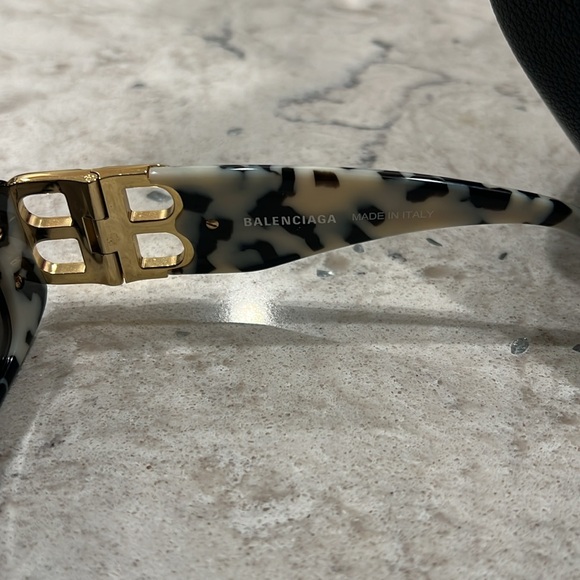 Balenciaga DYNASTY RECTANGLE SUNGLASSES IN WHITE - Picture 6 of 11